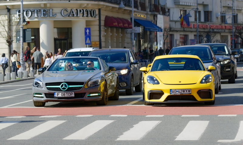 Cars waiting for traffic lights